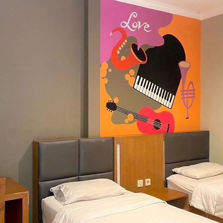 Votel Viure Hotel Jogjakarta Maguwo Eksteriør billede