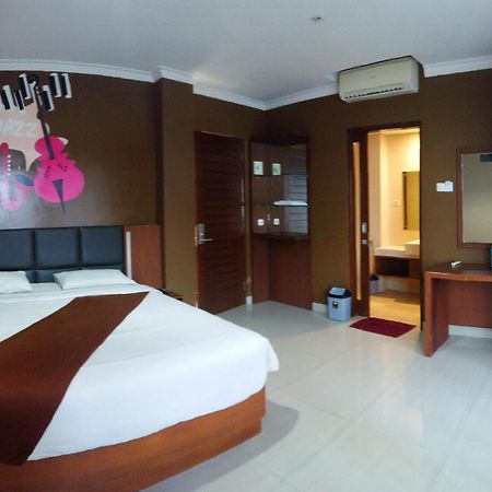 Votel Viure Hotel Jogjakarta Maguwo Eksteriør billede