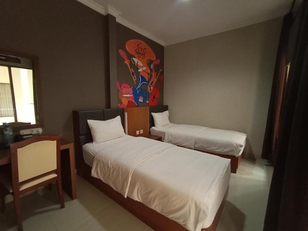 Votel Viure Hotel Jogjakarta Maguwo Eksteriør billede