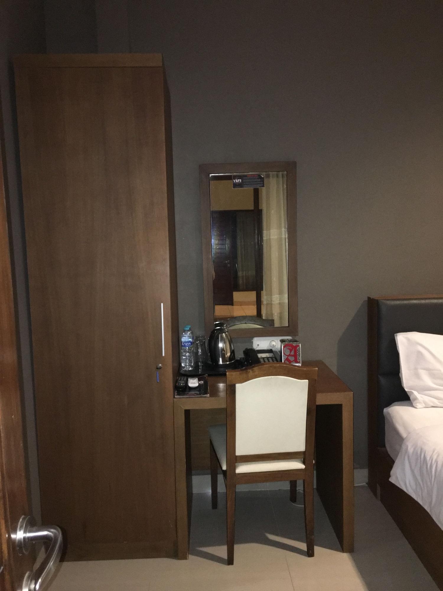 Votel Viure Hotel Jogjakarta Maguwo Eksteriør billede