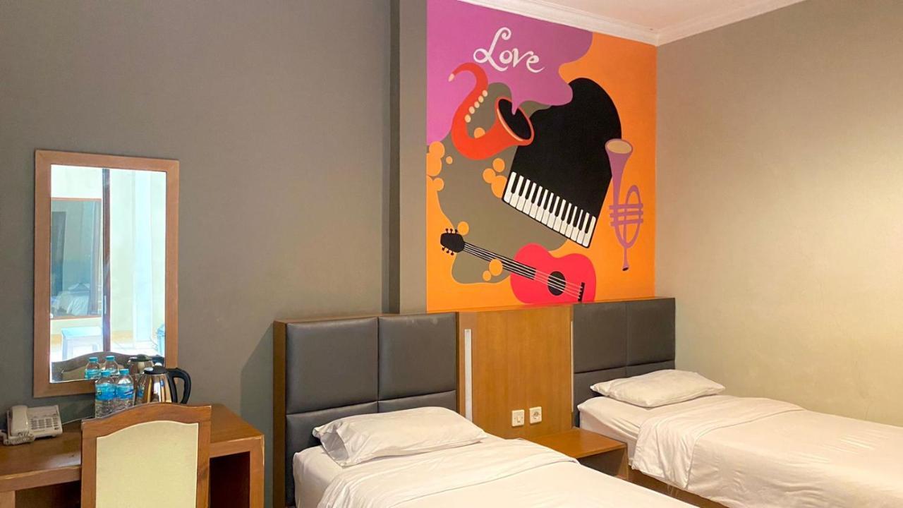 Votel Viure Hotel Jogjakarta Maguwo Eksteriør billede