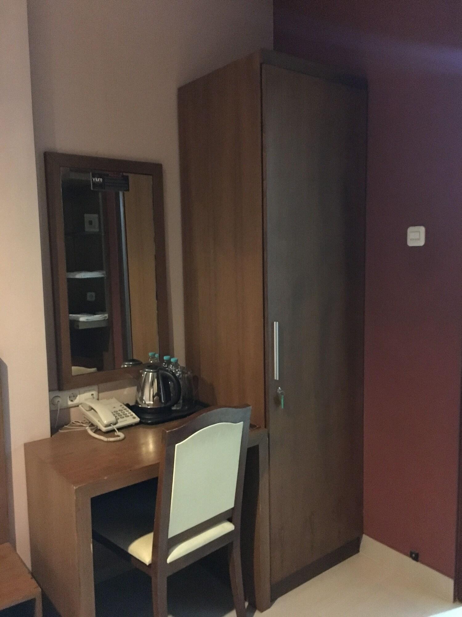 Votel Viure Hotel Jogjakarta Maguwo Eksteriør billede