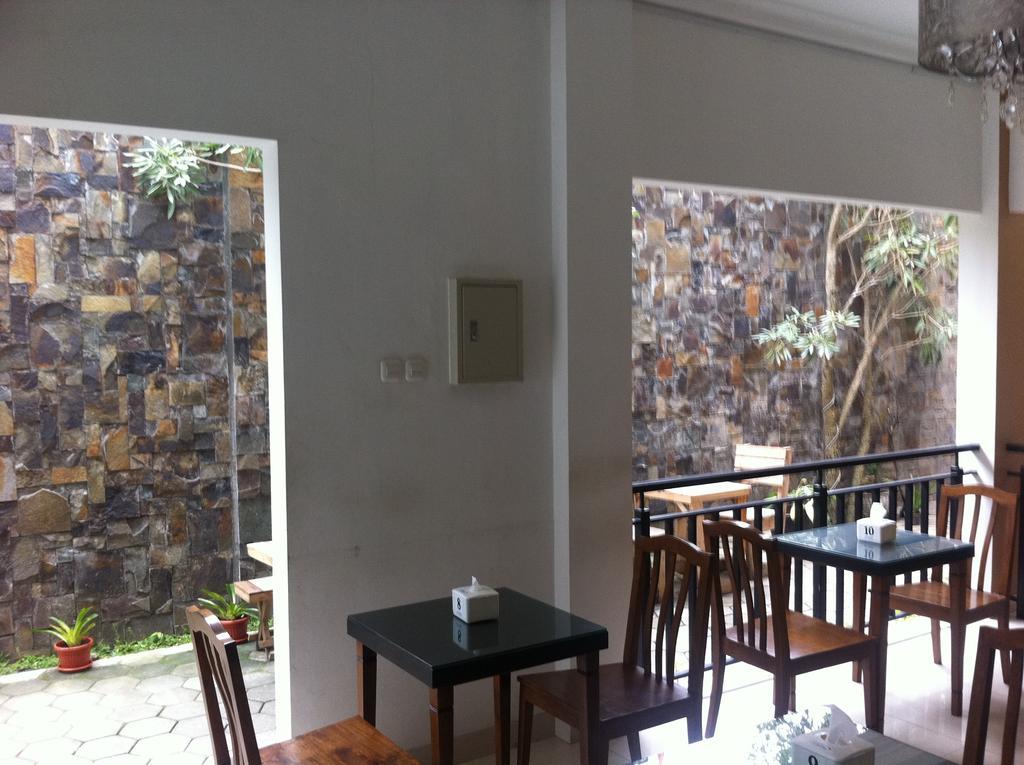 Votel Viure Hotel Jogjakarta Maguwo Eksteriør billede