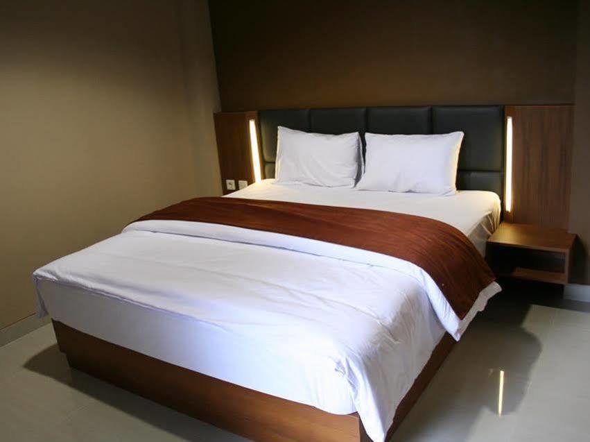 Votel Viure Hotel Jogjakarta Maguwo Eksteriør billede